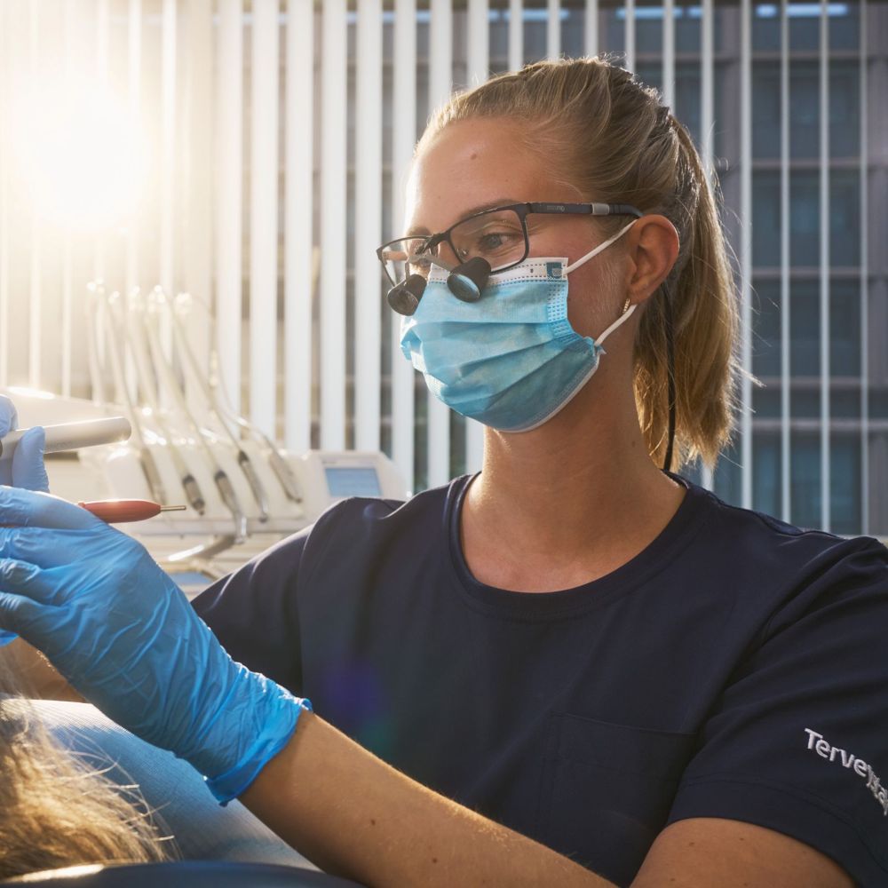 Hammaslääkärin hammastarkastus